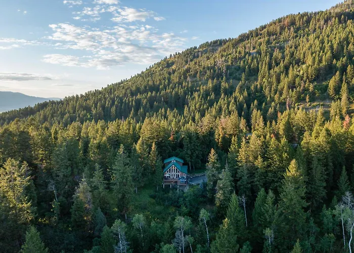 Wyoming W/ Hot Tub & Mountain-view Deck *