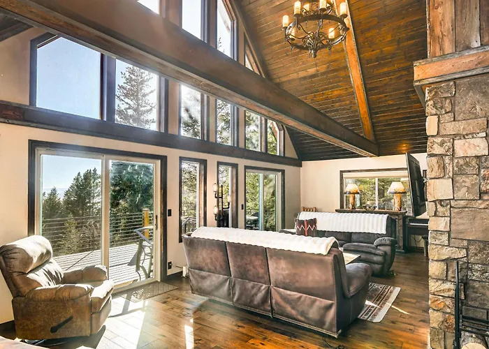 Wyoming W/ Hot Tub & Mountain-view Deck